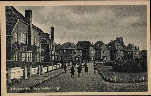 Ak Geertruidenberg Nordbrabant Niederlande, Stationsplein
