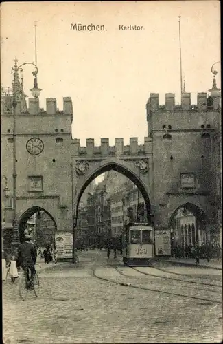 Ak Kreuzviertel München Bayern, Karlstor, Mauer, Bogen, Straßenbahn, Passanten