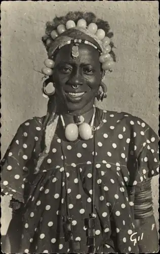 Ak Soudan, Femme Peulh, Afrikanerin in Tracht