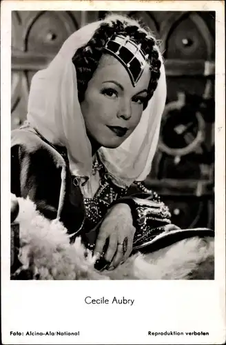 Ak Schauspielerin Cecile Aubry, Blaubart