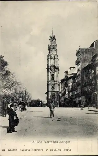 Ak Porto Portugal, Torre dos Clerigos, Glockenturm, Kirchturm, Passanten