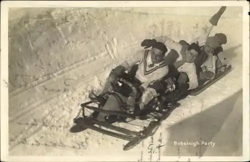 Ak Bobsleigh Party, Bob-Fahrt