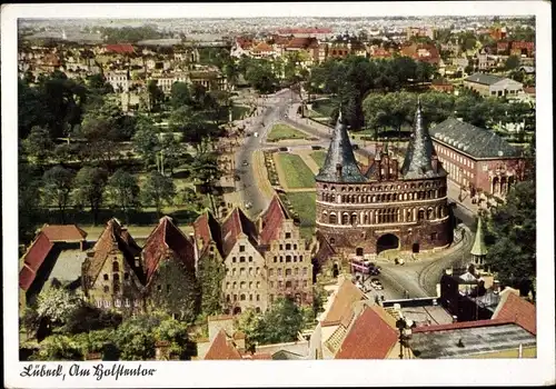 Ak Lübeck in Schleswig Holstein, Teilansicht vom Ort am Holstentor, Giebelhäuser