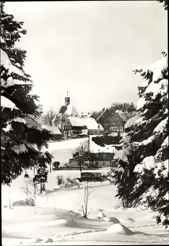 Ak Deutschneudorf im Erzgebirge, Blick zum Ort, Winter