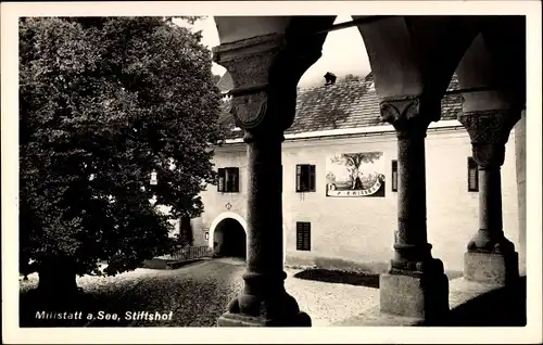 Ak Millstatt am See Kärnten, Stiftshof