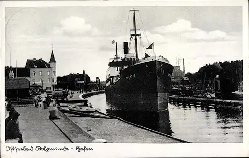 Ak Ustka Stolpmünde Pommern, Dampfer im Hafen