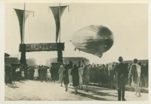 Sammelbild Zeppelin Weltfahrten Nr. 176, Welt-Fahrt 1929, Landung in Friedrichshafen