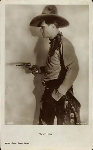 Ak Schauspieler Tom Mix, Portrait als Cowboy mit Revolver