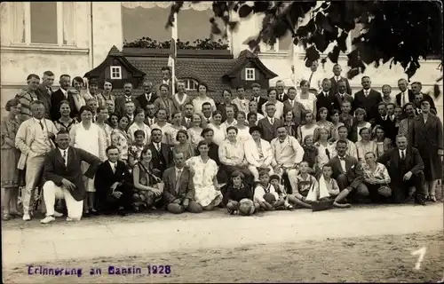 Foto Ak Ostseebad Bansin Heringsdorf auf Usedom, Gruppenfoto 1928