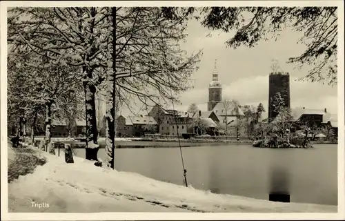 Ak Triptis in Thüringen, Winteransicht, Stadtteich, Kirche, Schlossturm