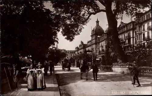 Ak Interlaken Kanton Bern Schweiz, Straßenpartie