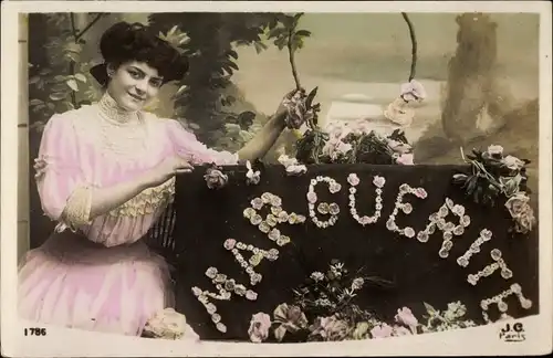 Buchstaben Ak Vorname Marguerite, Frauenportrait, Blumen