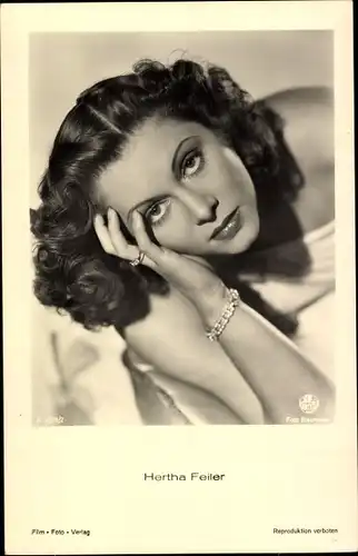 Ak Schauspielerin Hertha Feiler, Portrait