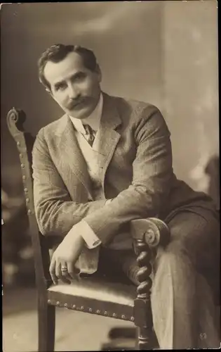 Ak Mann im Anzug, Portrait