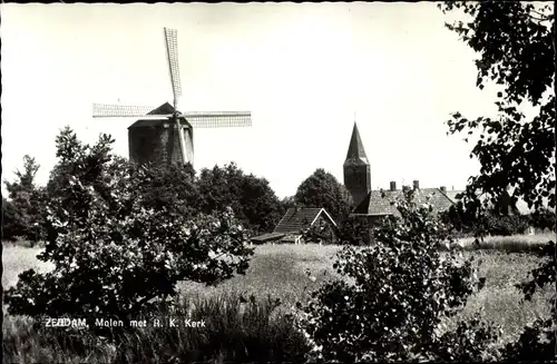 Ak Zeddam Gelderland Niederlande, Molen met R. K. Kerk