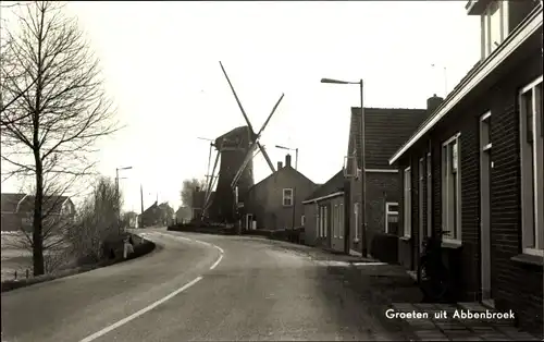 Ak Abbenbroek Südholland, Straßenpartie mit Windmühle
