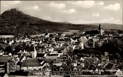 Ak Hechingen im Zollernalbkreis, Ortsansicht mit Burg Hohenzollern