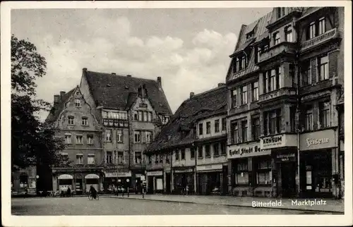 Ak Bitterfeld in Sachsen Anhalt, Marktplatz, Konsum, Hotel, Friseur, Lebensmittelhaus