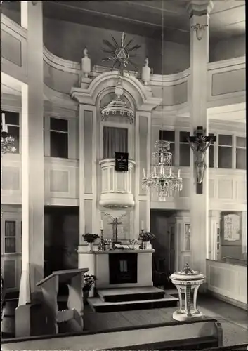 Ak Seiffen im Erzgebirge, Kirche, Blick zum Kanzelaltar und Taufstein