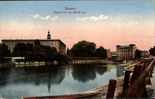 Ak Dessau in Sachsen Anhalt, Schloss von der Mulde aus