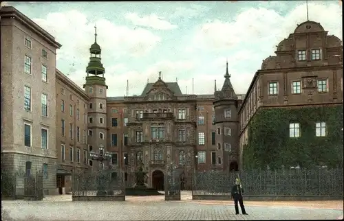 Ak Dessau in Sachsen Anhalt,  Herzogl. Residenzschloss