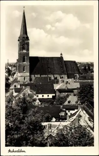 Ak Aschersleben im Salzlandkreis, Panorama mit Kirche