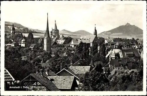 Ak Arnstadt in Thüringen, Ortsansicht mit Kirche und Wachsenburg