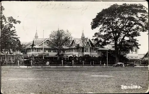 Foto Ak Trinidad, Blick auf ein Haus