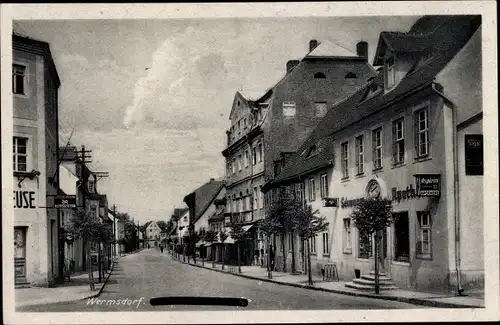 Ak Wermsdorf in Sachsen, Straßenpartie im Ort, Apotheke, Geschäfte