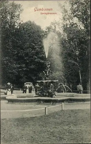 Ak Gussew Gumbinnen Ostpreußen, Springbrunnen