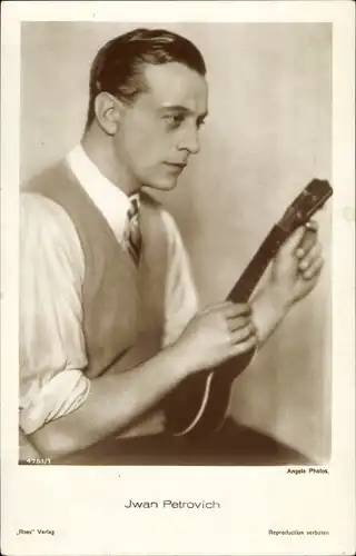 Ak Schauspieler Iwan Petrovich, Portrait mit Ukulele