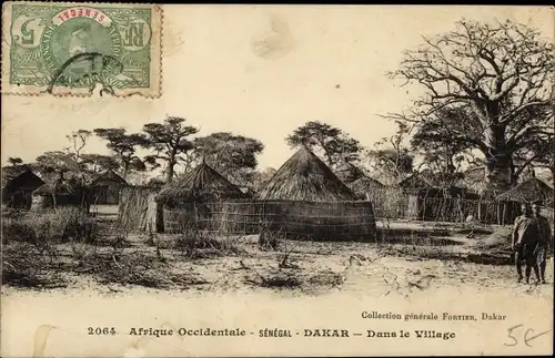 Ak Dakar Senegal, Dans le Village, Dorf aus strohgedeckten Hütten, Einwohner