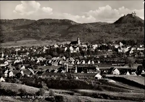 Ak Hechingen im Zollernalbkreis, Ortsansicht mit Burg Hohenzollern