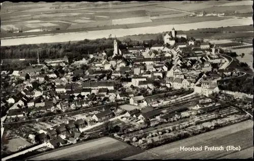 Ak Pretzsch an der Elbe Bad Schmiedeberg, Luftbild