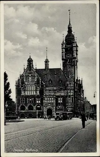 Ak Dessau in Sachsen Anhalt, Rathaus, Bus, Passanten