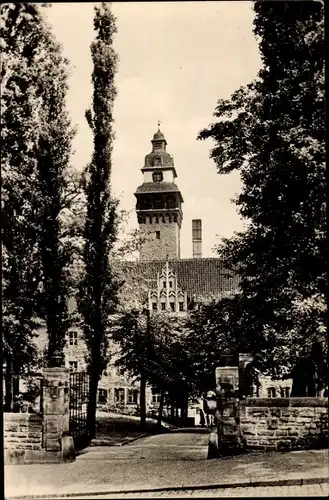 Ak Zeitz Burgenlandkreis, Rathausgarten mit Turm