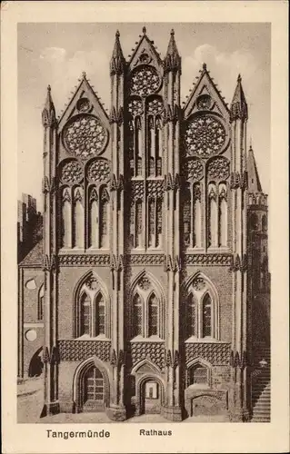 Ak Tangermünde an der Elbe, Rathaus, Giebel, Treppe