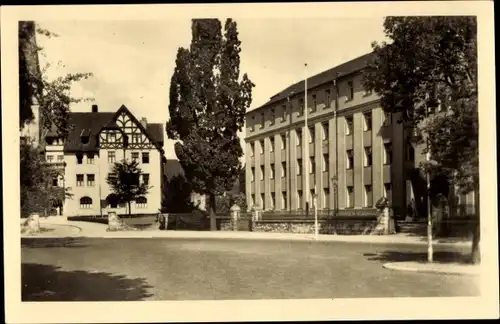 Ak Bernburg an der Saale Salzlandkreis, Gebäude, Platz