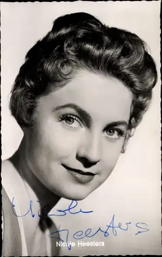 Ak Schauspielerin Nicole Heesters, Portrait, Autogramm, Das Liebesleben des schönen Franz