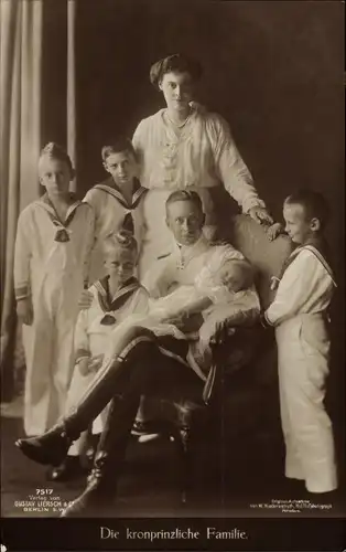 Ak Kronprinz Wilhelm von Preußen, Kronprinzessin Cecilie von Preußen, Kinder