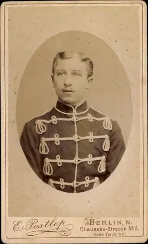 CdV Deutscher Soldat in Uniform, Husar, Portrait