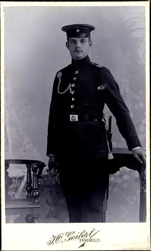 CdV Deutscher Soldat in Uniform, Schützenschnur, Portrait