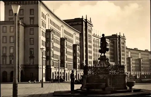 Ak Leipzig in Sachsen, Neubauten am Roßplatz mit Mägdebrunnen