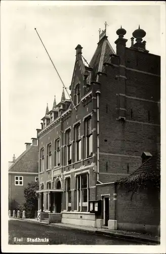 Ak Tiel Gelderland, Stadhuis