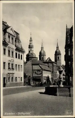 Ak Lutherstadt Eisleben, Stiftsplatz, Brunnen