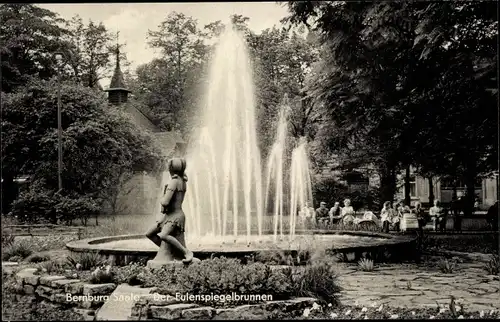 Ak Bernburg an der Saale, der Eulenspiegelbrunnen