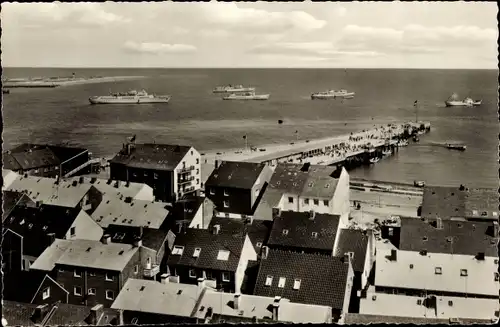 Ak Nordseeinsel Helgoland, Blick zur Reede, Anleger, Schiffe