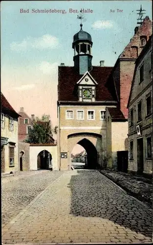 Ak Bad Schmiedeberg in der Dübener Heide, Straßenpartie am Au Tor