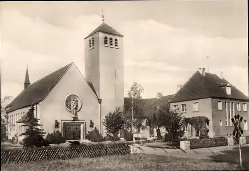 Ak Dessau in Sachsen Anhalt, kath. Kirche Allerheiligste Dreieinigkeit