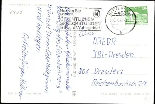 Ak Bitterfeld in Sachsen Anhalt, Am Rathaus, Straßenszene